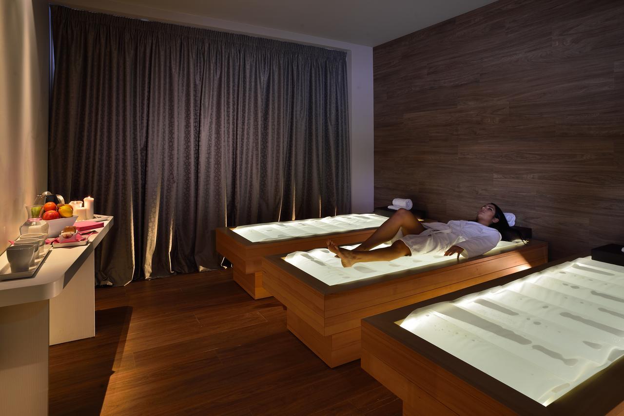 Embassy Hotel & Spa Κατόλικα Εξωτερικό φωτογραφία